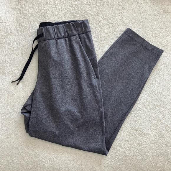 Lululemon On The Fly Pants 27" Full on Luxtreme Heathered Black Grey 8 - Picture 1 of 12